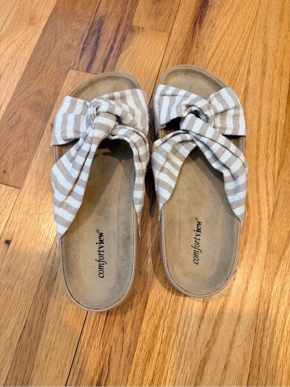 comfortview Striped Bow Slide Sandals in Beige and White